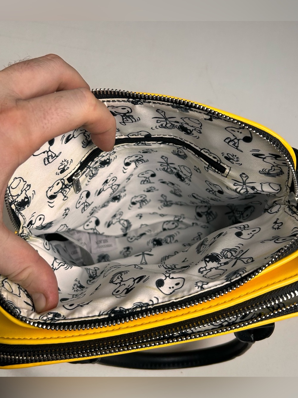 Loungefly Peanuts Crossbody Purse Charlie Brown RARE - Picture 11 of 13